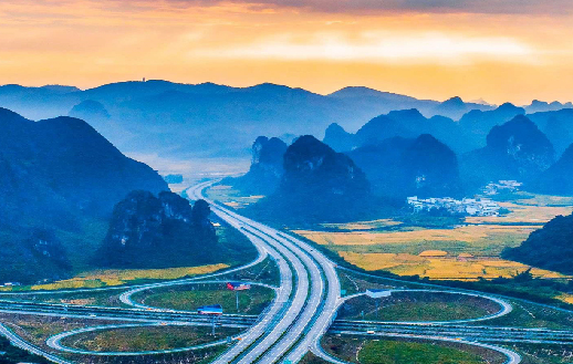 聚焦双碳 | fun88乐天堂率先进军低碳铁路、低碳城际轻...